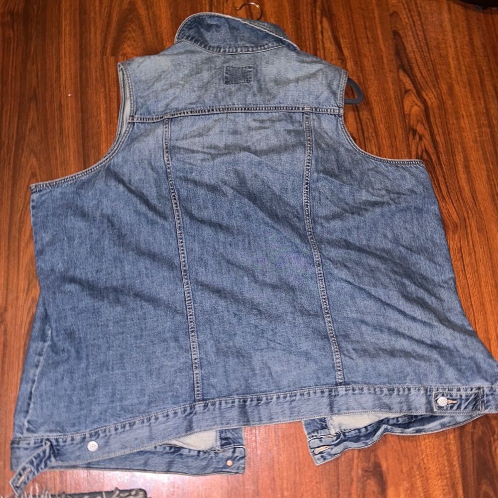Old Navy Medium Wash Blue Denim Vest sz 4x - Picture 15 of 16